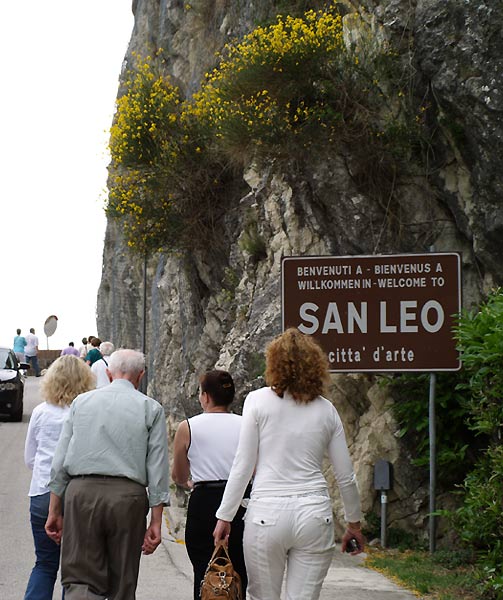 Глазами очевидцев: WELCOME TO SAN LEO!. САН ЛЕО, замок, крепость и тюрьма